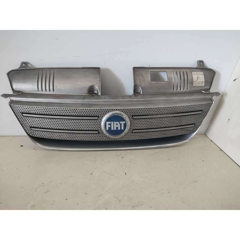 MASCHERINA CALANDRA FIAT IDEA 1° SERIE 2003 735357980 ARGENTO USATA POS P1B42
