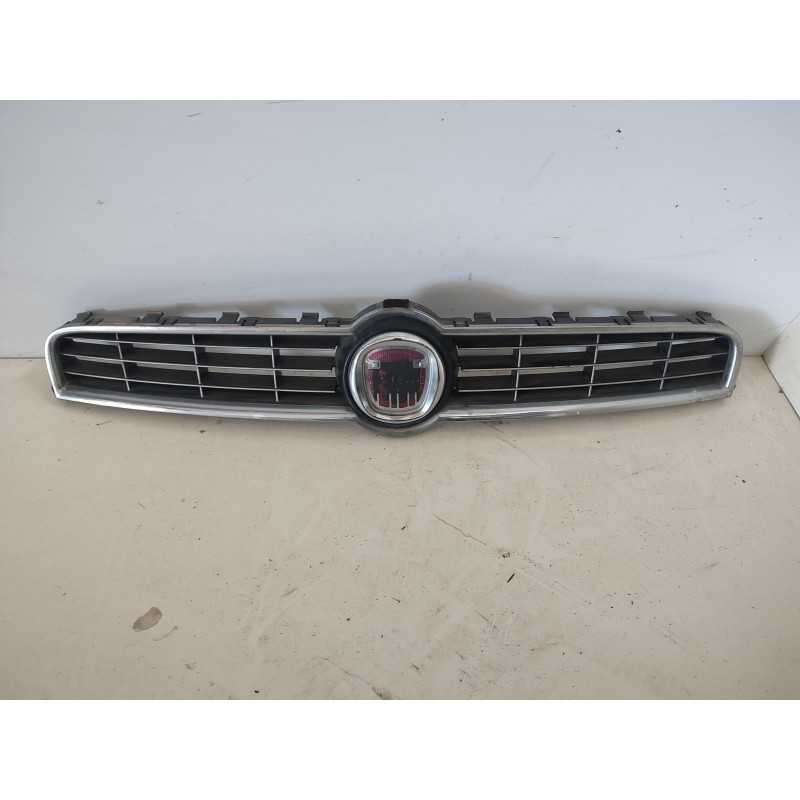 MASCHERINA CALANDRA FIAT BRAVO 2° SERIE 2007-10 735414652 USATA
