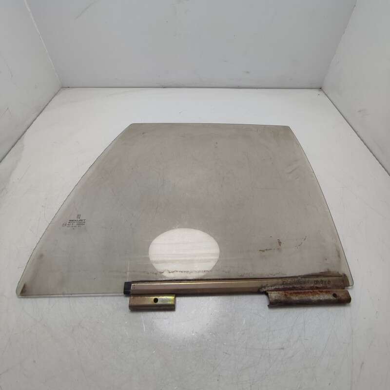 43r-000464 Vetro scendente finestrino post dx Peugeot 205 automatico 1.6b BDY 2000