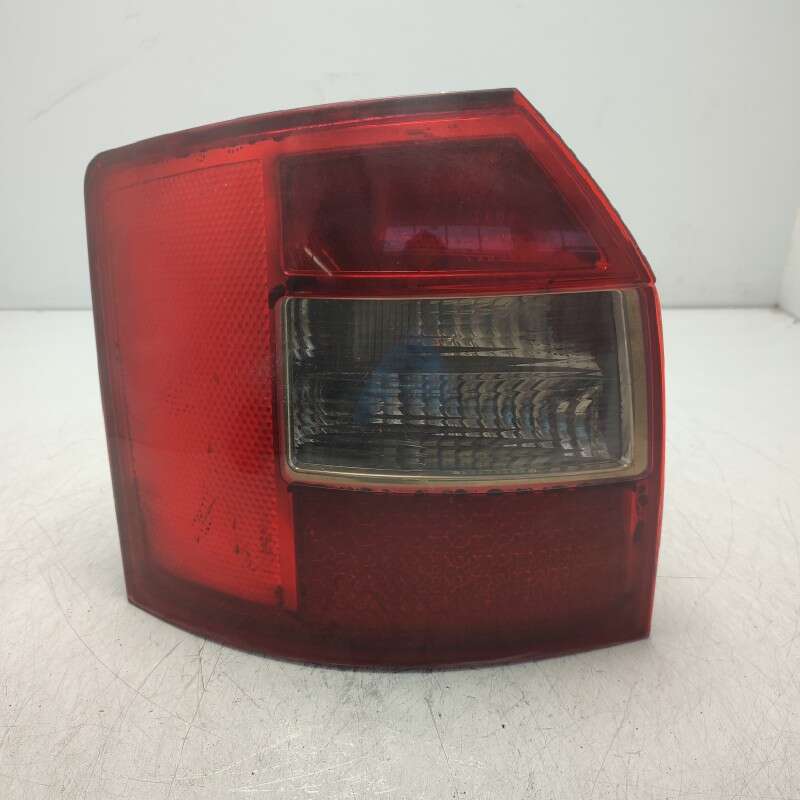 Faro fanale gruppo ottico stop Audi A4 B6 8E 1.9 TD Avant 2002 posteriore sinistro