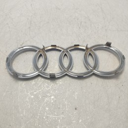 8J0853605B Stemma logo emblema paraurti ant Audi A3 8Y Sportback 2020 danneggiato