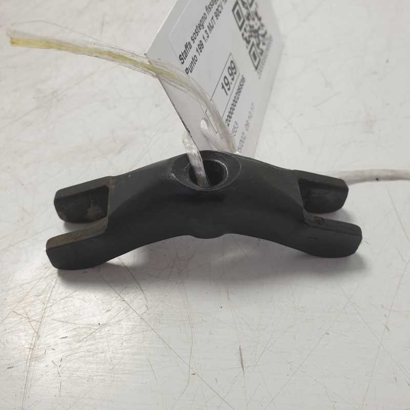 Staffa sostegno fissaggio iniettori Fiat Grande Punto 199 1.3 MJT 90CV 199A3000 2007