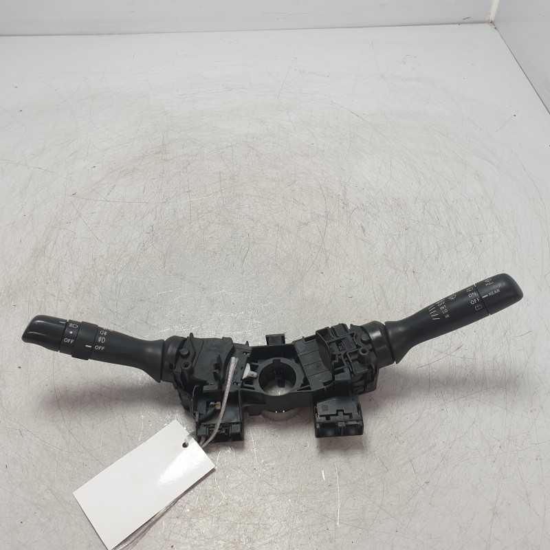 0D080-17F142 devioluci deviosgancio Toyota Yaris MK2 2008-11