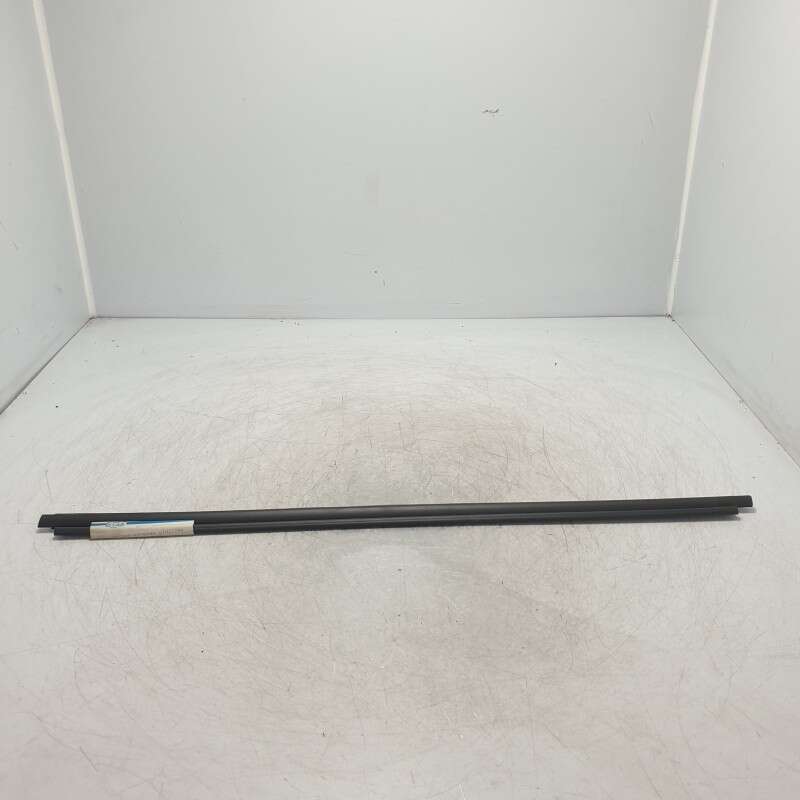 7556900 raschiavetro raschiacqua portiera Fiat Uno 5P 1985 ant esterno sinistro