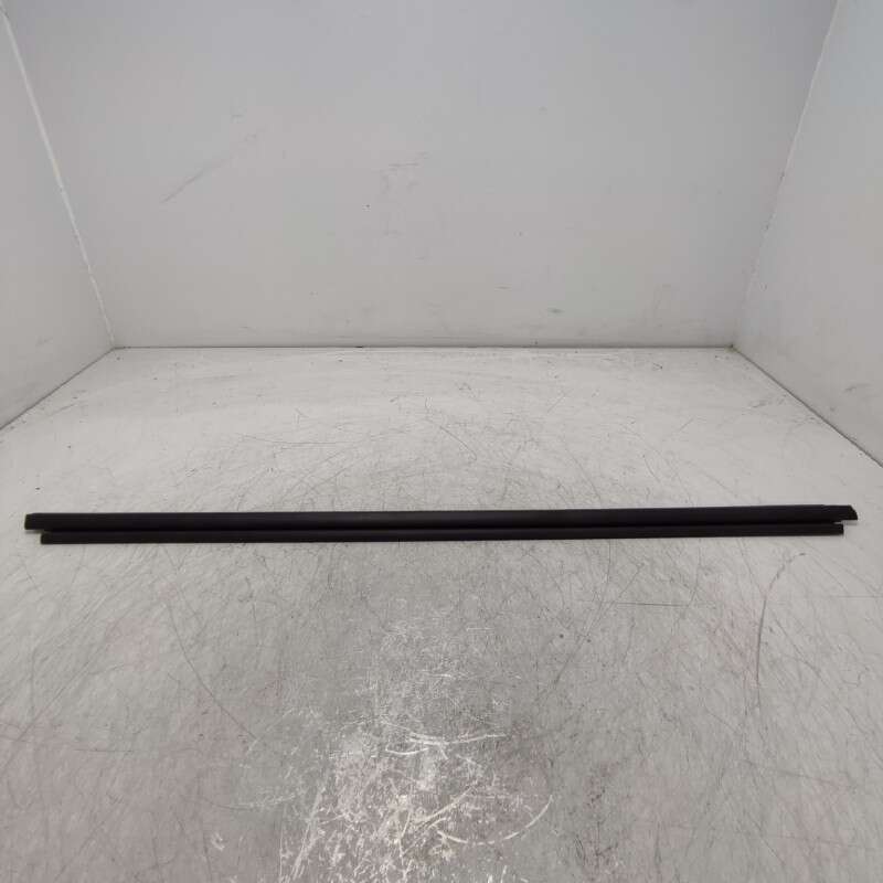 7556899 raschiavetro raschiacqua portiera Fiat Uno R89 anteriore DX esterno 73,5 cm