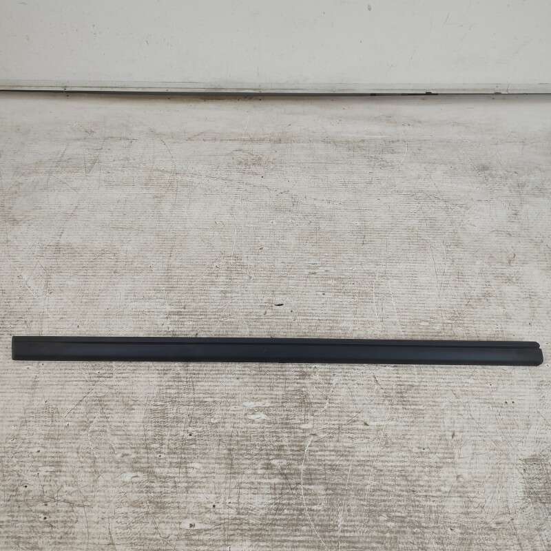 1246901162 modanatura finitura esterna portiera Mercedes W124 Classe E anteriore sinistra