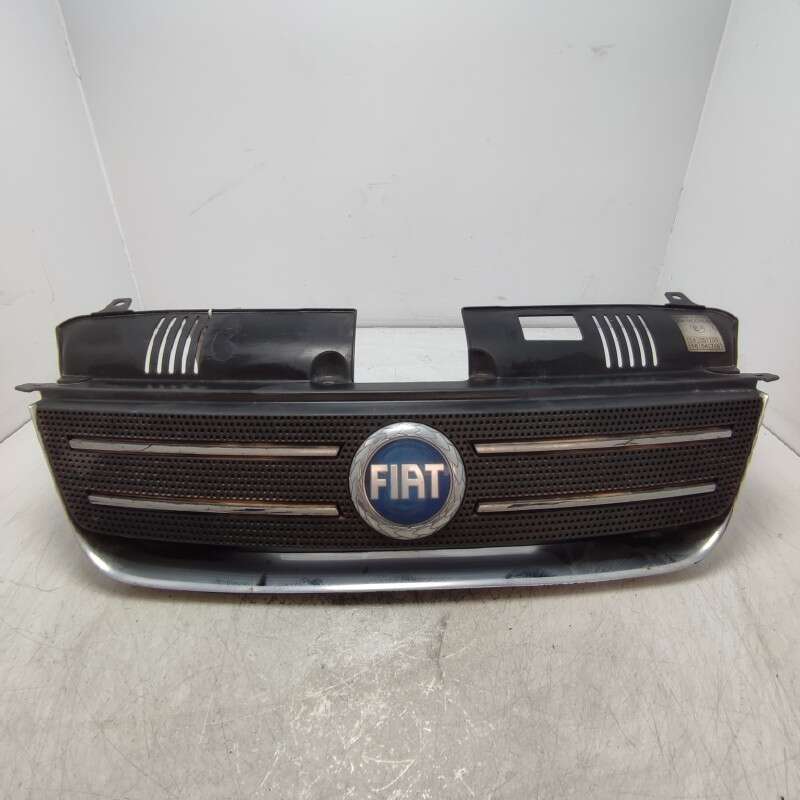 735357980 mascherina griglia anteriore cofano Fiat Idea 1.3mtj 188A9000 2005