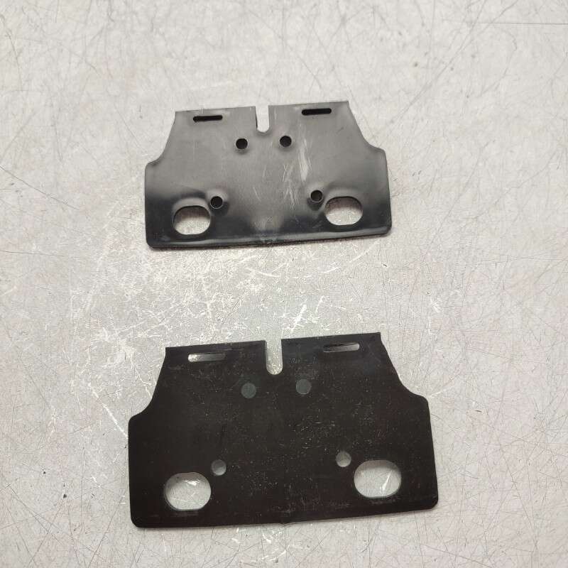 35292000 coppia staffe sostegno fissaggio fanalino anteriore indicatore direzione universale Leart