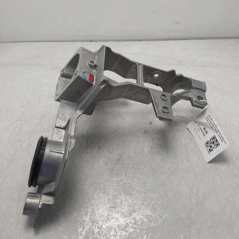 8W1723117 supporto in alluminio pedale freno Audi A4 B9 Avant S-line 2.0 110 KW 2016 cambio automatico