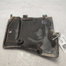 8W0825202 vassoio sottoscocca Audi A4 B9 Avant S-line  2.0 110 KW 2016 DEU anteriore destra