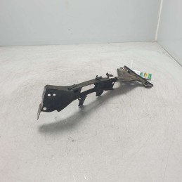 8W0821138C supporto sostegno vano motore Audi A4 B9 Avant S-line  2.0 110 KW 2016 DEU