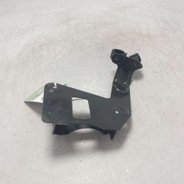 8W0145896C staffa supporto pompa acqua aggiuntiva Audi A4 B9 Avant S-line  2.0 110 KW 2016 DEU