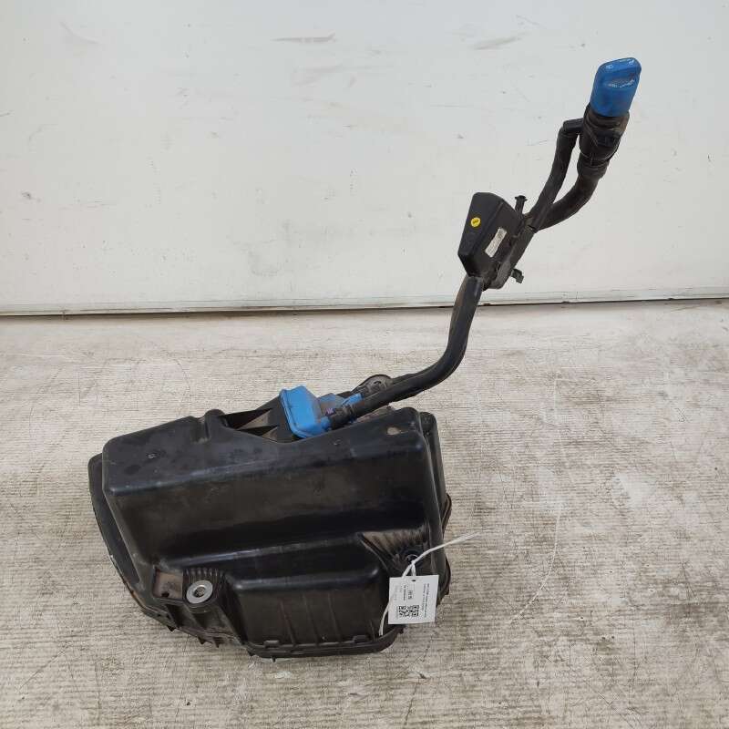8W0131878BH serbatoio ADBlue Audi A4 B9 Avant S-line 2.0 110 KW 2016 DEU