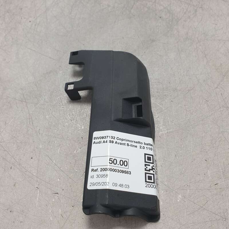 8W0937132 Coprimorsetto batteria term positivo Audi A4 B9 Avant S-line 2.0 110 KW 2016 DEU