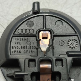 8V0863523 Finitura gancio baule Audi A4 B9 Avant S-line  2.0 110 KW 2016 DEU