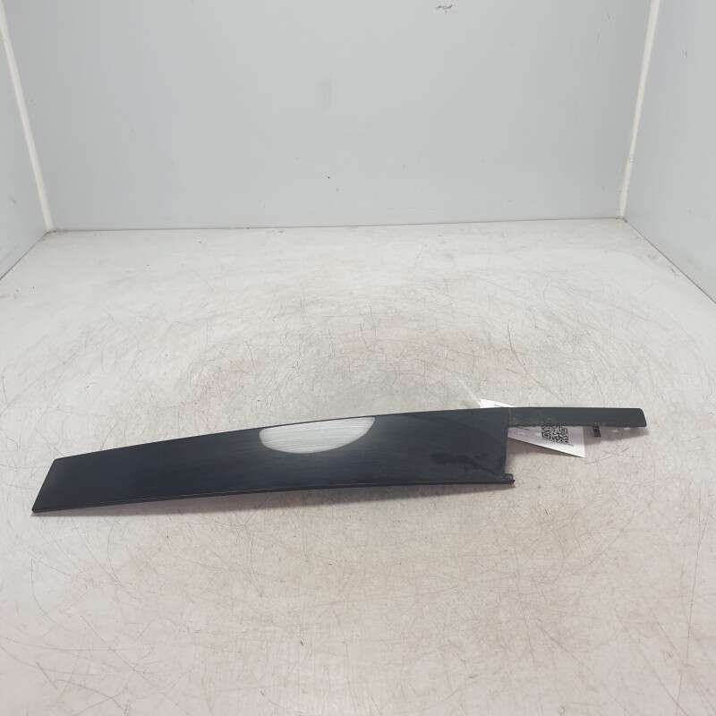 8W0837902 modanatura finitura esterna montante portiera Audi A4 B9 Avant S-line 2.0 110 KW 2016 ant DX