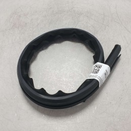 8W0837480 guarnizione raschiavetro interna Audi A4 B9 Avant S-line  2.0 110 KW 2016 DEU portiera ant DX