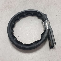 8W0837480 guarnizione raschiavetro interna Audi A4 B9 Avant S-line  2.0 110 KW 2016 DEU portiera ant DX
