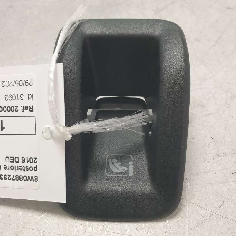 8W0887233A gancio attacco seggiolino sedile posteriore Audi A4 B9 Avant S-line 2.0 110 KW 2016 DEU