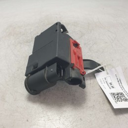 8W0941824AN scatola porta fusibili batteria Audi A4 B9 Avant S-line  2.0 110 KW 2016 DEU