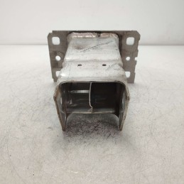 8W0807134 staffa rinforzo paraurti anteriore Audi A4 B9 Avant S-line  2.0 110 KW 2016 DEU lato destro