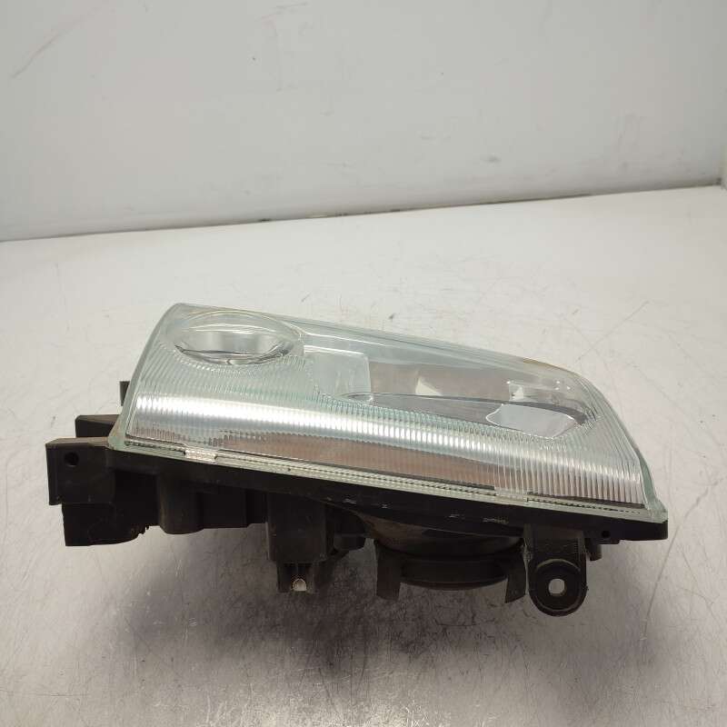26010-0X401 faro fanale proiettore Nissan Terrano II restyling R20 4X4 1999-05 anteriore destro Hella fondo magazzino
