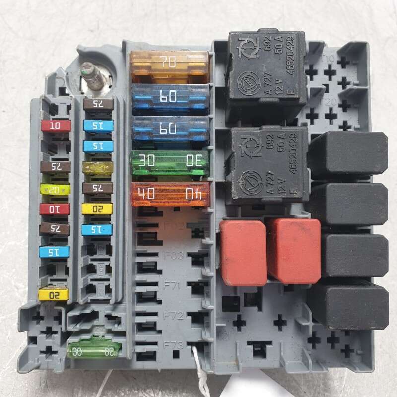 46841645 scatola fusibili centralina ecu Fiat Panda 2° serie 169 1.2 B 44 KW 2003-13