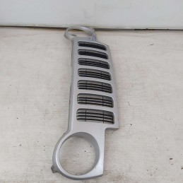5GF25TRMAE mascherina griglia calandra Jeep Cherokee KJ 2.8CRD 26C 4X4 2004 anteriore grigio danneggiata