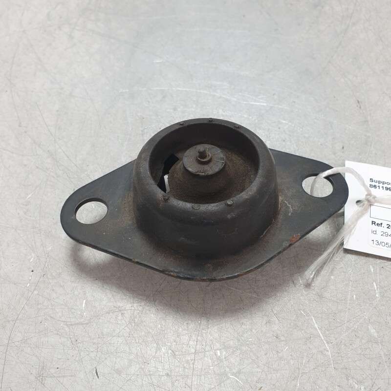 Supporto sostegno motore VW Polo Derby 861199384C lato destro