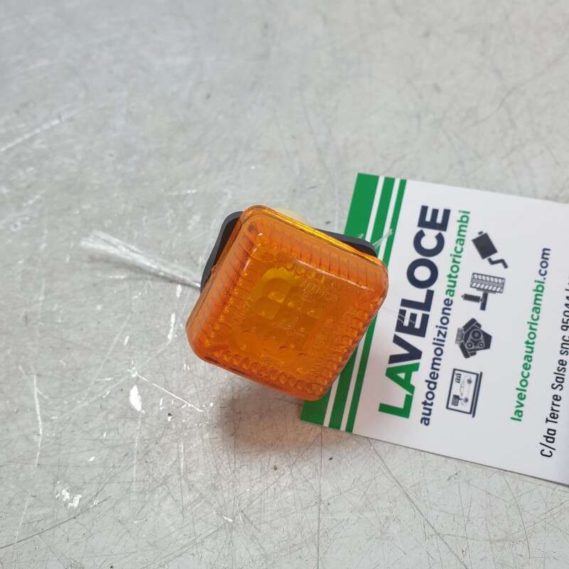 Freccia indicatore direzione laterale Ford Fiesta MK2 Escort MK3 1983-95 sx dx