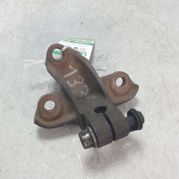 586AA95020 supporto staffa assale posteriore Jeep Cherokee KJ 2003 