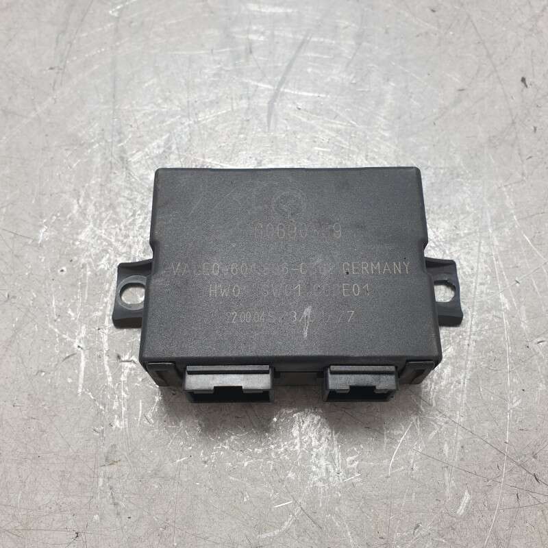 60690899 centralina ecu modulo controllo Alfa Romeo GT 1.9D 937A5000 2005 sensori di parcheggio