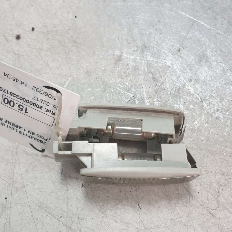 3B0947113 Luci di cortesia interno abitacolo VW Polo 9N 1.2BENZ AZQ 2002