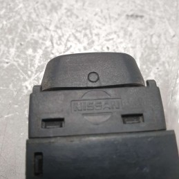 Inerruttore pulsante alzavetro alzacristallo Nissan Terrano 4X4 2001 posteriore SX