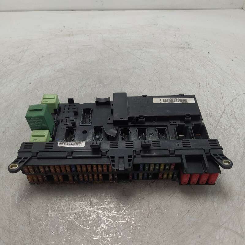 8384527 centralina scatola porta fusibili BMW X53 X5 3.0D 306D1 2003 tracce di ossido