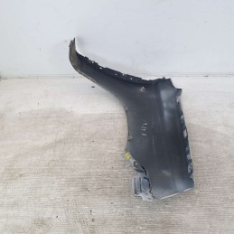63113-8H440 fianchetto parafango in plastica Nissan X-Trail 2.2 DCi T30 4X4 ant SX grigio con graffi