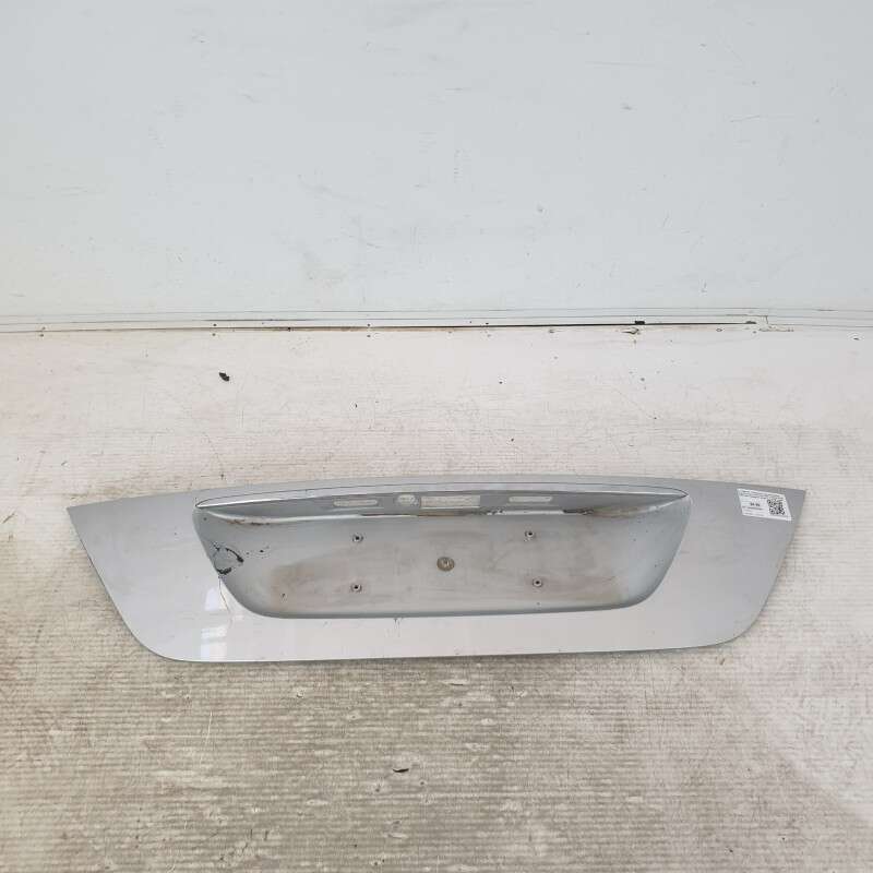 2117500237 rivestimento pannello finitura esterna cofano Mercedes W211 Classe E 270 CRD 2003 bagagliaio posteriore grigio graffi