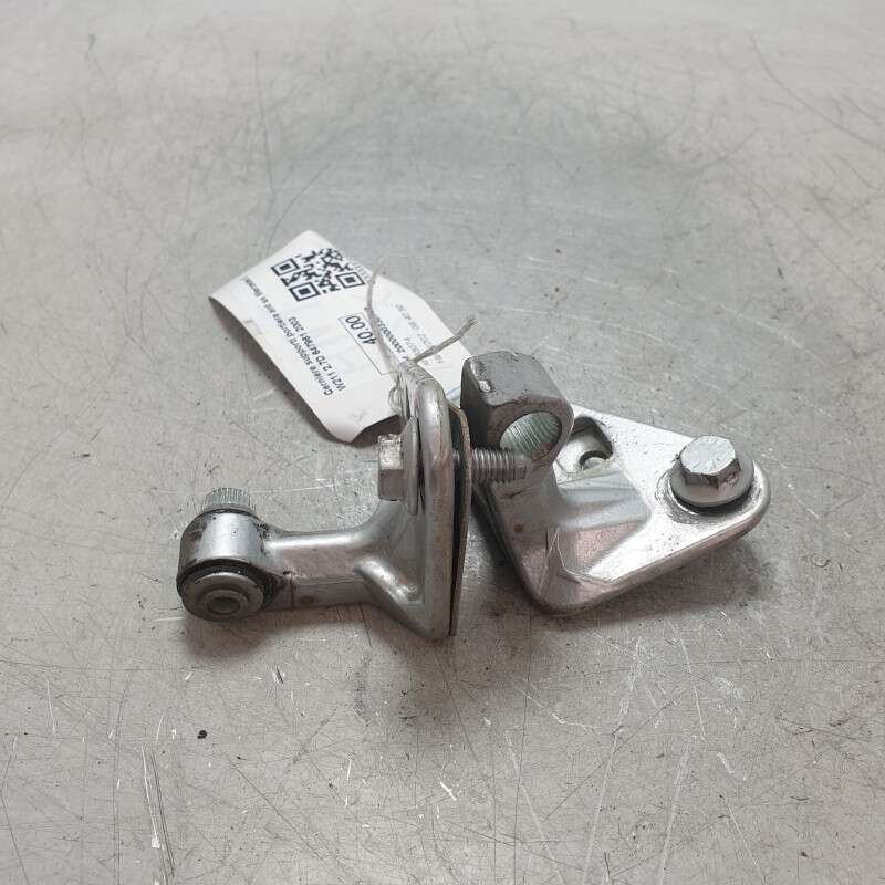 Cerniere supporti portiera ant sx Mercedes E W211 2.7D 647961 2003