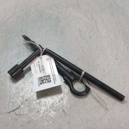 Serie x2 pezzi attrezzi chiave bulloni ruote gancio traino a vite Peugeot 208 1.6 55kw BH02 2019