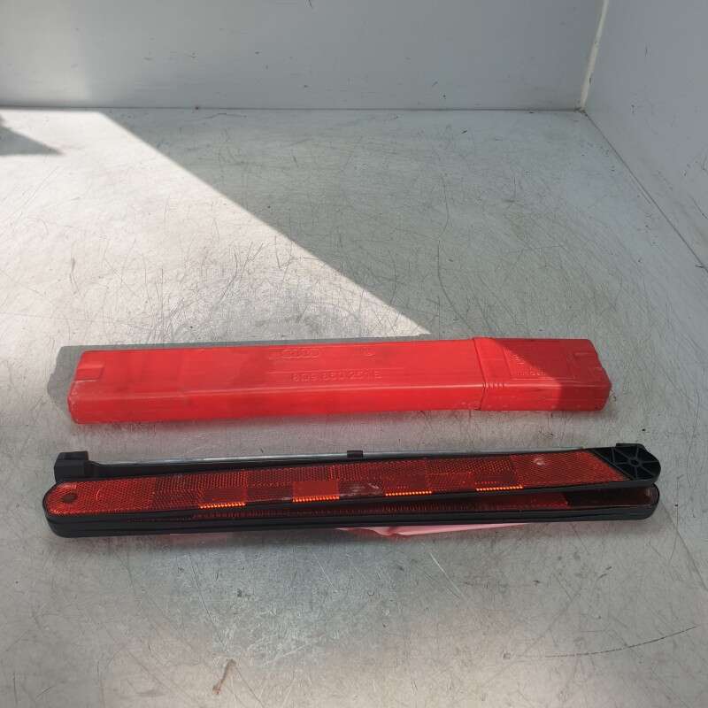 8D9860251B triangolo avvisatore visivo pericolo Audi TT 8N MK1 1.8 T 20V quattro roadster 225CV 2003