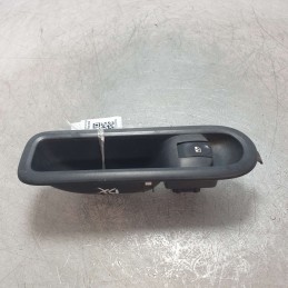 8200356517B Interruttore pulsante alzavetro ant dx Renault New Twingo 1.2 43kw D7FA8 2009