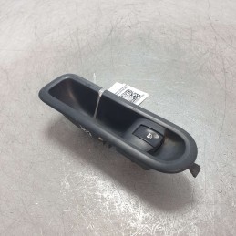 8200356517B Interruttore pulsante alzavetro ant dx Renault New Twingo 1.2 43kw D7FA8 2009