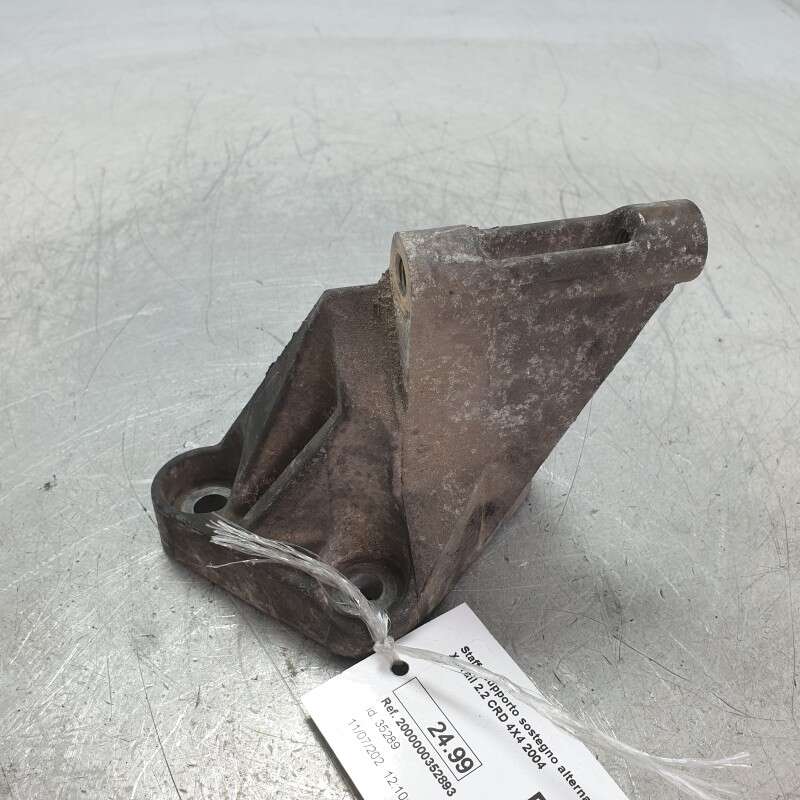 Staffa supporto sostegno alternatore Nissan X-Trail 2.2 CRD 4X4 2004