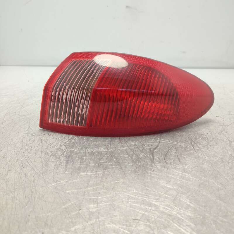 46556347 Stop fanale faro luci posteriore dx Alfa Romeo 147 2000-10