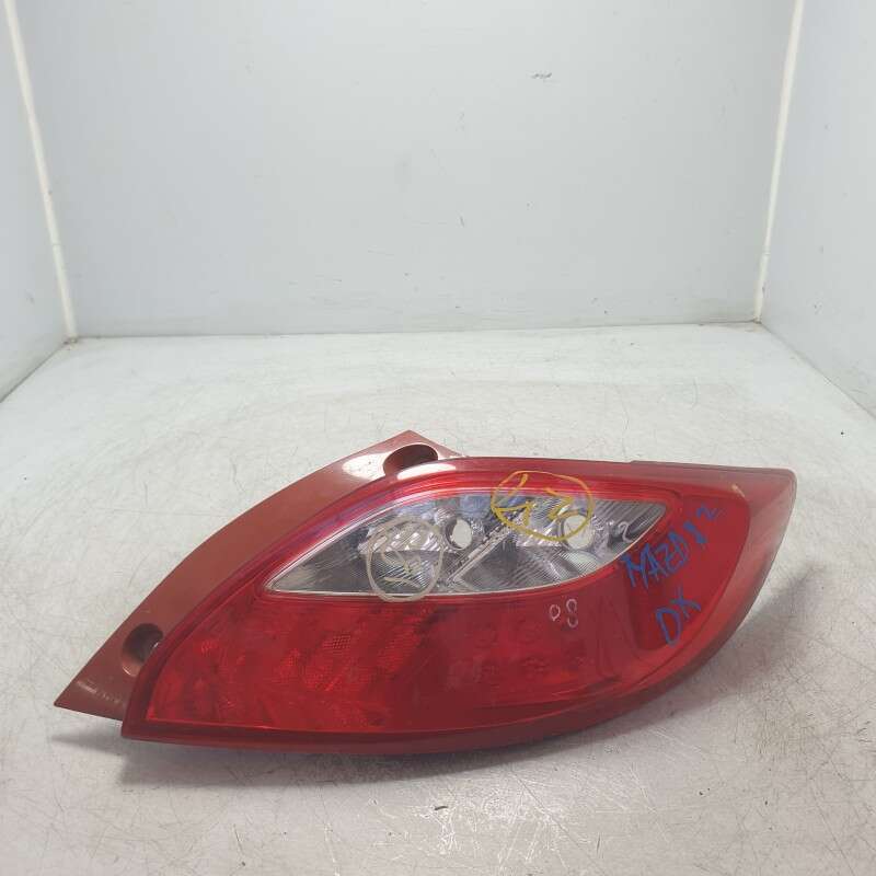 D65151150 Stop fanale faro luci posteriore dx Mazda 2 2010 danneggiato mascherina superiore