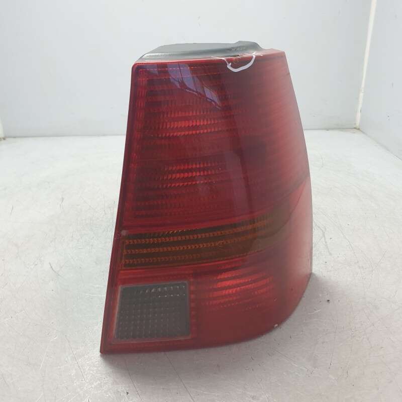 38840751 Stop fanale faro luci posteriore dx Volkswagen Golf 4 SW 2003 scheggiato