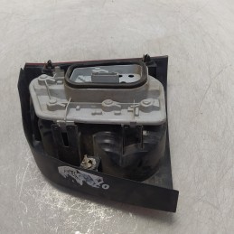 62408 Yorka faro fanale stop VW Polo 9N 2001-05 posteriore sinistra SX un gancio supporto danneggiato