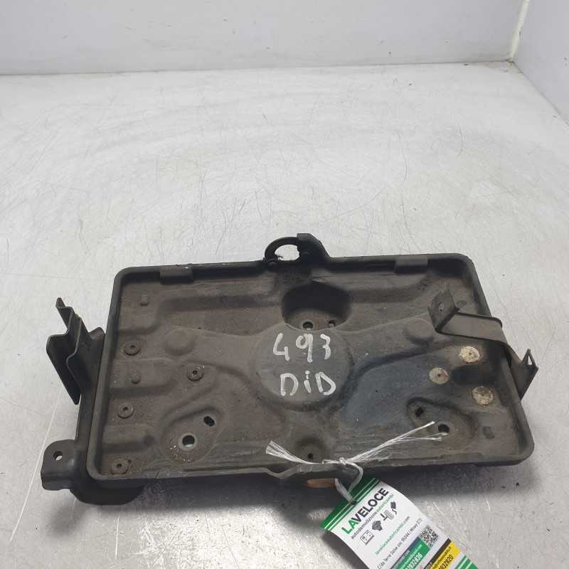 MR440935 vassoio mensola porta batteria Mitsubishi Pajero V60 1999-06