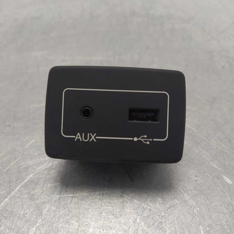7356546330 Interruttore presa usb aux Fiat 500 L 351 352 2012 IN POI