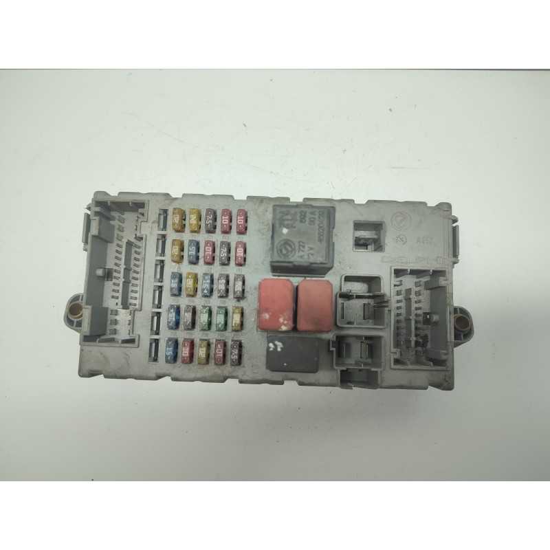 51744898 CENTRALINA SCATOLA FUSIBILI FIAT PUNTO 188 3° SERIE 1.2 B 2003-10